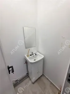 De inchiriat spatiu comercial cu vad stradal si 3 locuri de parcare in zona Brana Selimbar - foto 5