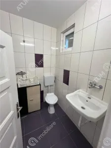Casa individuala cu 3 camere de inchiriat garaj si teren de 200 mp situata in zona Calea Dumbravii din Sibiu - foto 12