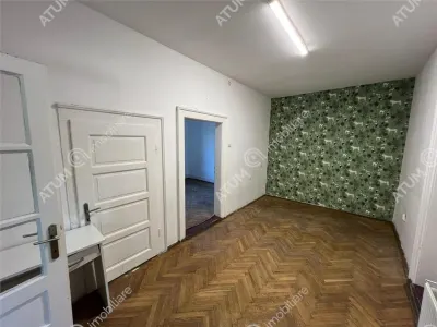 Casa individuala cu 3 camere de inchiriat garaj si teren de 200 mp situata in zona Calea Dumbravii din Sibiu - foto 14