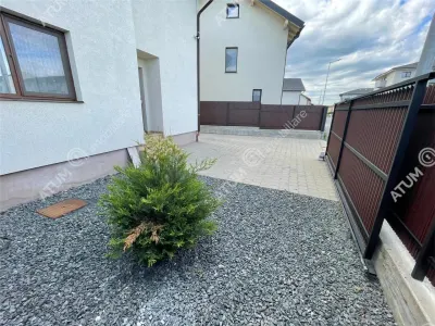 De vanzare casa cu 4 camere decomandate balcon terasa si curte libera 180 mp in zona Selimbar din Sibiu - foto 16