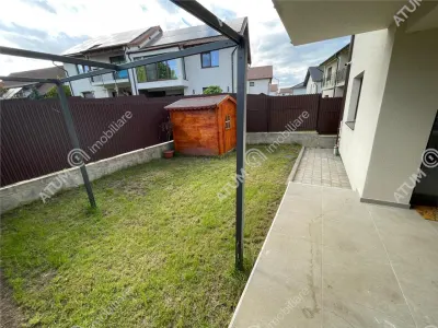 De vanzare casa cu 4 camere decomandate balcon terasa si curte libera 180 mp in zona Selimbar din Sibiu - foto 18