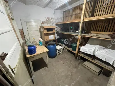 De vanzare apartament cu 2 camere cu balcon garaj curte si 2 pivnite in zona ultracentrala din Sibiu - foto 21