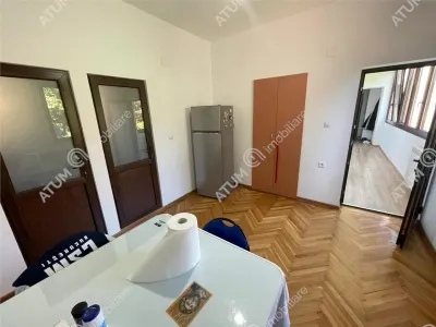De vanzare apartament cu 2 camere cu balcon garaj curte si 2 pivnite in zona ultracentrala din Sibiu - foto 10