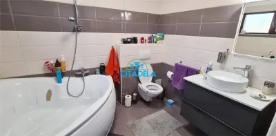 1/2 Duplex de vanzare mobilat si utilat ,Cetate 295000 euro - foto 14