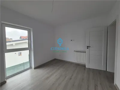 Duplex, Sebes, 344 mp teren 179900 euro - foto 19