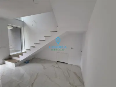 Duplex, Sebes, 344 mp teren 179900 euro - foto 6