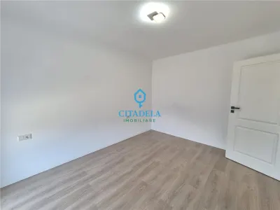 Casă de închiriat în Cetate – 3 dormitoare, 450 mp teren - foto 6