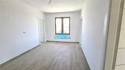 Apartament 3 camere bloc nouCetate ,65 mp utili,etaj 1, - foto 2