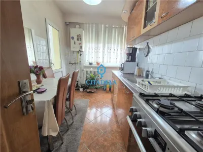 Apartament 2 camere, decomandat Cetate 90000 euro - foto 6