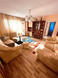 Apartament 3 camere Cetate,etaj 3,75000 eueo - Alba Iulia