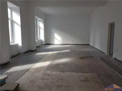 De Inchiriat spatiu Comercial CENTRU - foto 2
