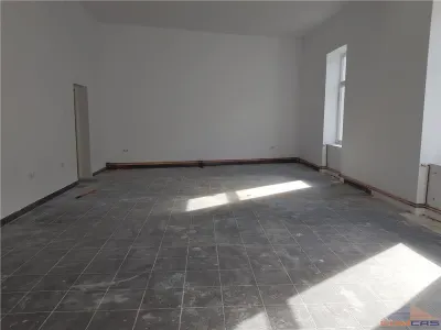 De Inchiriat spatiu Comercial CENTRU - foto 3