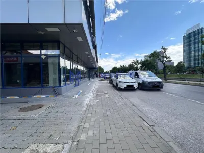 Spatii comerciale vitrate parter, centru Iasi, de la 440mp la 880mp - foto 5