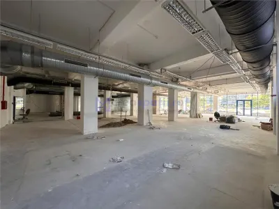 Spatii comerciale vitrate parter, centru Iasi, de la 440mp la 880mp - foto 7