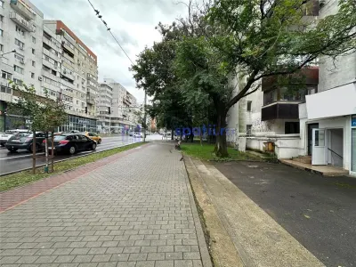 Spatii comerciale cu vad, centru Iasi, de la 55mp la 240mp - foto 8