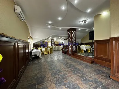 Spatii comerciale de la 30mp la 300mp, sos. Pacurari, zona Apan - foto 8