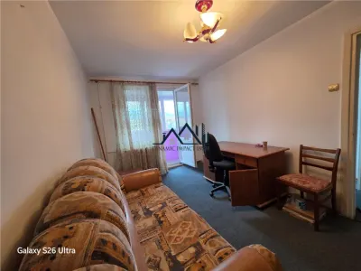 Garsonieră de vanzare decomandată strada Octavian Goga cartierul Tracorul - foto 3