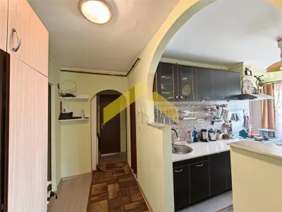Apartament 100 mp construiti 2 camere zona 300 de vanzare - foto 2