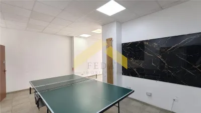 Spatiu comercial de inchiriat centrul orasului Ineu - foto 4