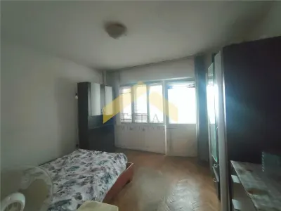 Apartament 3 camere de vanzare zona Intim - foto 4