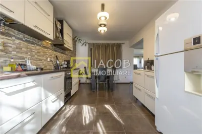 Vila cu 6 camere, 952 mp teren, Saucesti, Bacau - foto 14