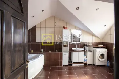 Vila cu 6 camere, 952 mp teren, Saucesti, Bacau - foto 25