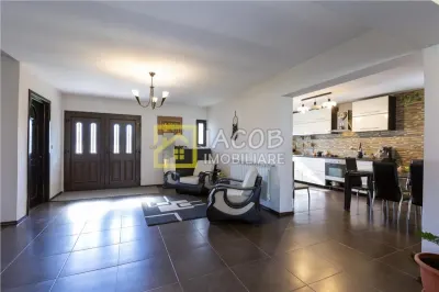 Vila cu 6 camere, 952 mp teren, Saucesti, Bacau - foto 8