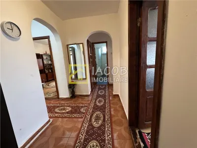 Apartament 3 camere decomandate – Str. Metalurgiei, Bacău - foto 3