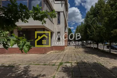 Spatiu comercial P+1, Buhusi, central, jud Bacau - foto 3