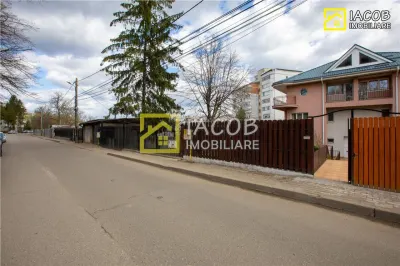1/2 Duplex  S+D+P+2E, 455 mp in zona centrala a mun. Bacau - foto 2