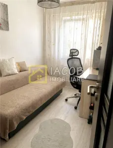 Apartament cu 3 camere, zona Milcov, Bacau - foto 1
