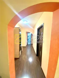 Apartament cu 3 camere decomandate, strada Alecu Russo Bacau - foto 11