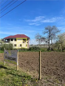 Teren intravilan 2554 mp, com. Prajesti, jud. Bacau - foto 2