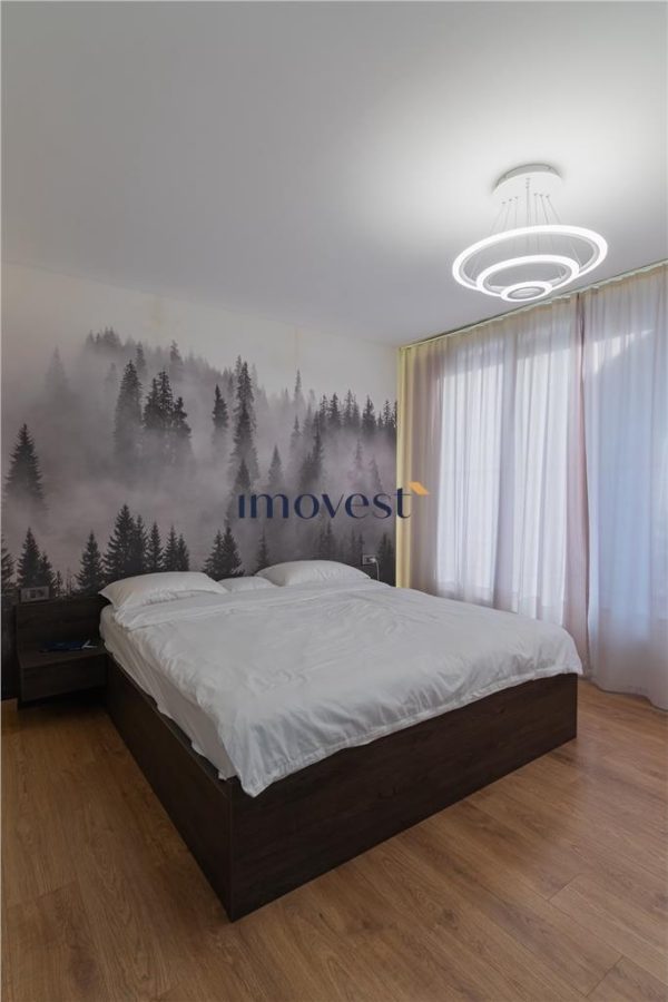 De inchiriat: Penthouse cu 3 camere - Satu Mare