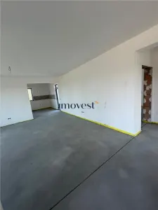 Casa Noua de Vanzare in Satu Mare| Doua compartimentari disponibile | Strada Odobescu | 124 mp Utili, 480 mp Teren, 3 Dormitoare, Incalzire in Pardoseala | 154.000 Euro - foto 9