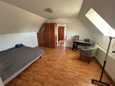 Casa spatioasa de vanzare in Decebal, judetul Satu Mare | 4 dormitoare | Teren 900 mp | Ideala pentru familie sau investitie - foto 14