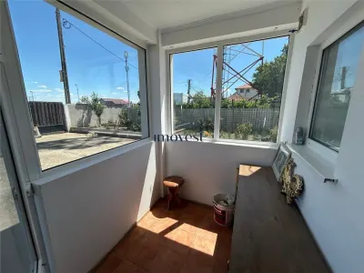 Casa spatioasa de vanzare in Decebal, judetul Satu Mare | 4 dormitoare | Teren 900 mp | Ideala pentru familie sau investitie - foto 9