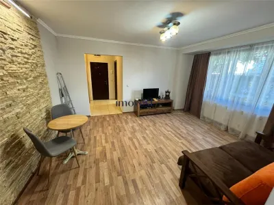 De inchiriat:Apartament cu 2 camere in zona Centrala - foto 3
