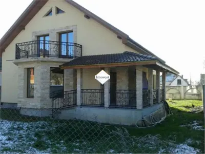 Casa de vanzare - foto 1