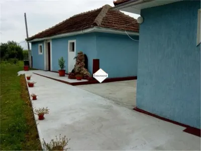 Casa de vanzare in Iojib cu spatiu comercial - Iojib