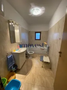 Casa de Vanzare in Valea Vinului - 2 Case cu 3000 mp Teren, Anexe - 85.000 EUR - foto 8