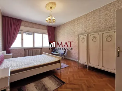 Apartament Ultracentral cu 5 Camere 160mp str Republicii - foto 4