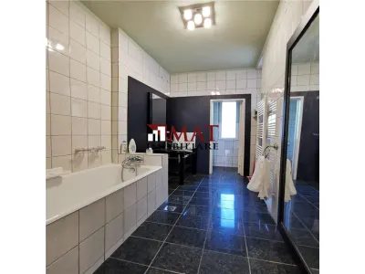 Apartament Ultracentral cu 5 Camere 160mp str Republicii - foto 9