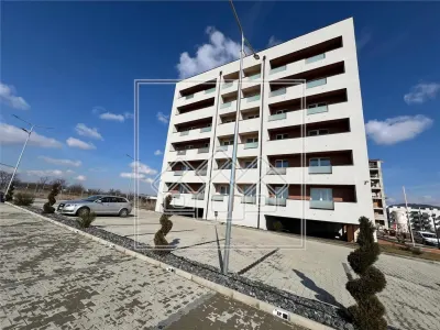 Ap. semidecomandat, 3 camere, 69,45 mpu, bloc nou, lift - foto 5