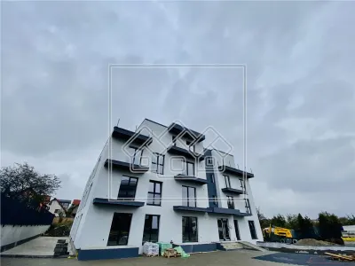 Ap.cu 3 camere, 2 balcoane si o  gradina de 95 mp, zona Turnisor - foto 14