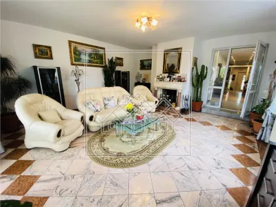 Vila individuala in Avrig - confort lux - 7 camere, 4 bai, 2 balcoane - foto 3