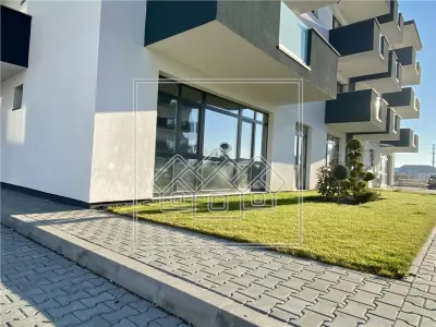 Spatiu comercial de 259 mp utili - Zona Calea Surii Mici - foto 9