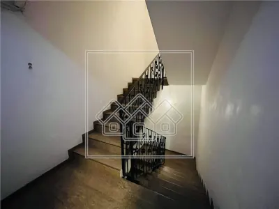 Spatiu de birouri - ultracentral - 90 mp utili - terasa mare - foto 12