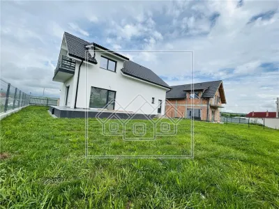 Casa individuala, 487 mp teren, finisata la alb, 147mp utili, Cristian - foto 3