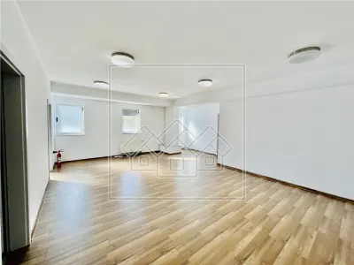 Spatiu de birouri, finisat modern, 4 parcari - Scoala de Inot - foto 3